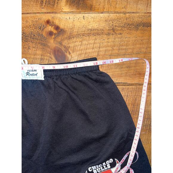 Team Rated Chicago Bulls 1992 Black Vintage Cotton Shorts Logo Elastic Waist - Picture 6 of 7